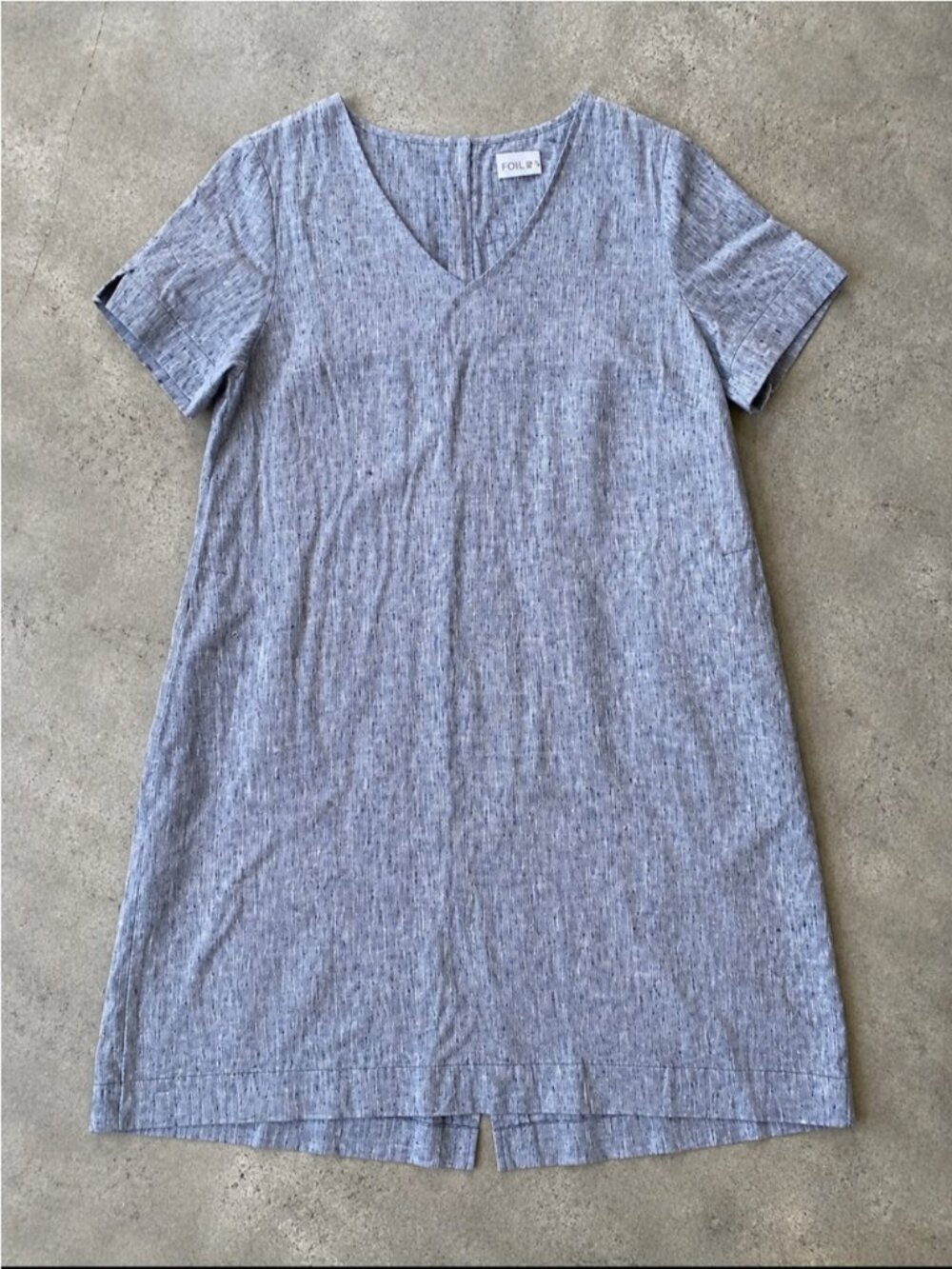 FOIL Linen Blend Shift Dress Woman 12 Gray Blue V Neck Pockets Minimalist Office